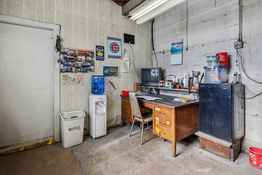 More Photos Of 5840 S Western Ave, Chicago Auto Repair For Sale