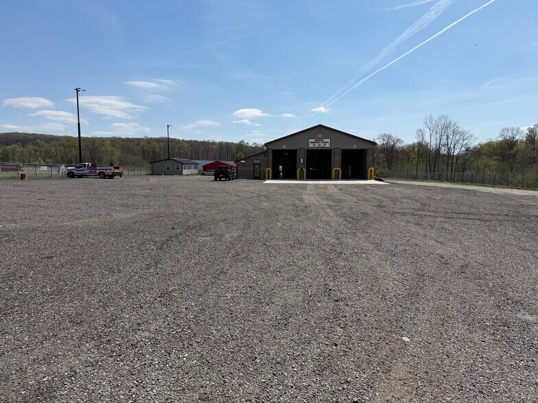 More Photos Of 4881 Pittsburgh Rd, Harrisville Light Distribution For Sale