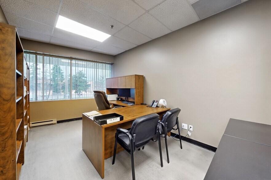 More Photos Of 45 Mcintosh Dr, Markham Office For Sale