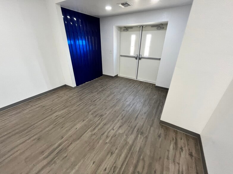 More Photos Of 2365 Northern Ave, Kingman Unknown For Lease