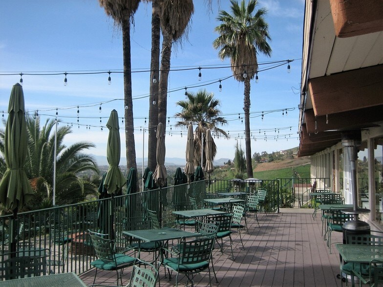 More Photos Of 670 Kendall Dr, San Bernardino Restaurant For Sale