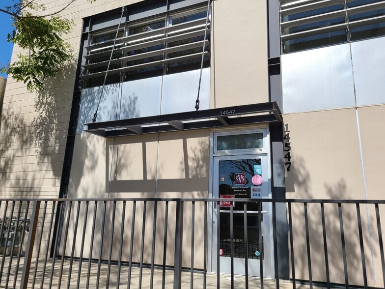 More Photos Of 14539-14547 Erwin St, Van Nuys Loft Creative Space For Lease