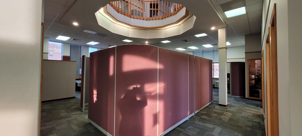 More Photos Of 100 Park Dr S, Great Falls Office For Lease