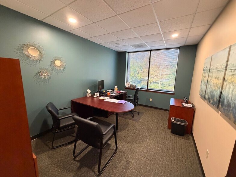 More Photos Of 8730 Bourgade St, Lenexa Loft Creative Space For Lease