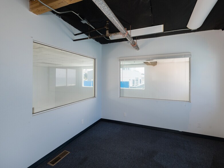 More Photos Of 4005 Highland Ave, Manhattan Beach Storefront Retail Office For Sale