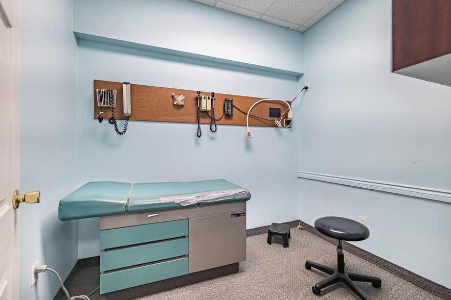 More Photos Of 1625 Albion Rd, Toronto Medical For Sale