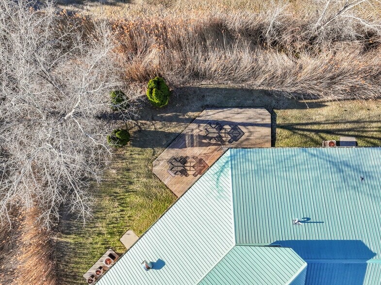 More Photos Of 566 Redbird Cir, De Pere Office For Lease