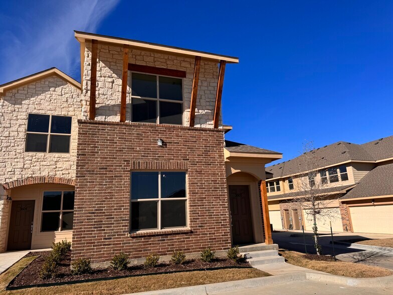 More Photos Of 3401 Aaron Pl, Argyle Apartments For Sale