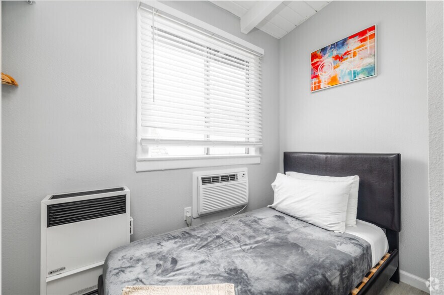 More Photos Of 1864 Cordova St, Los Angeles Apartments For Sale