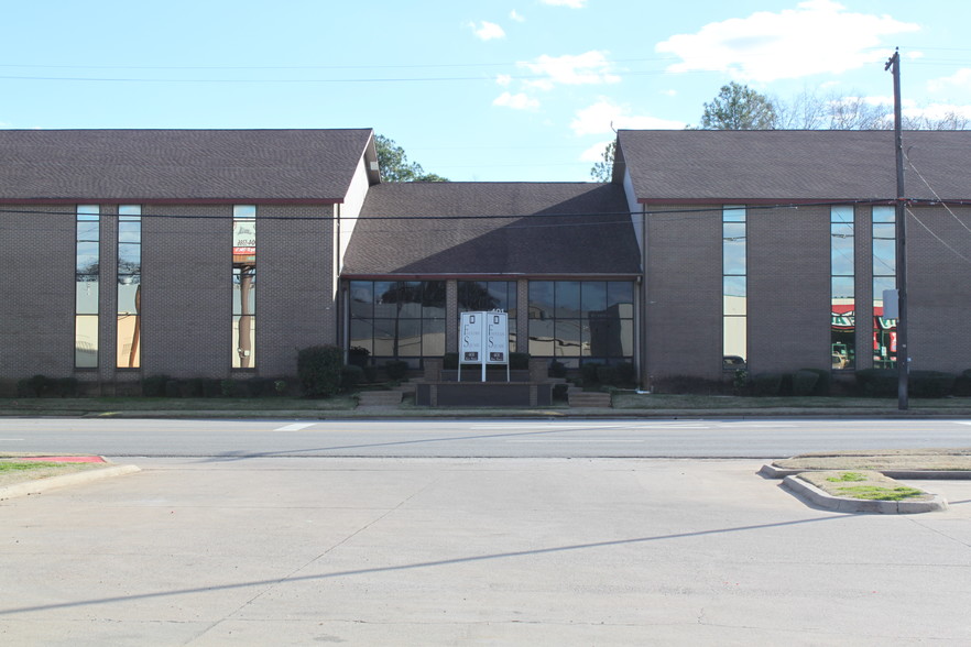 Primary Photo Of 401 E Front St, Tyler Medical For Lease