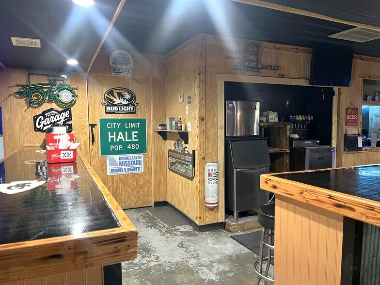 More Photos Of 219 Main St, Hale Flex For Sale