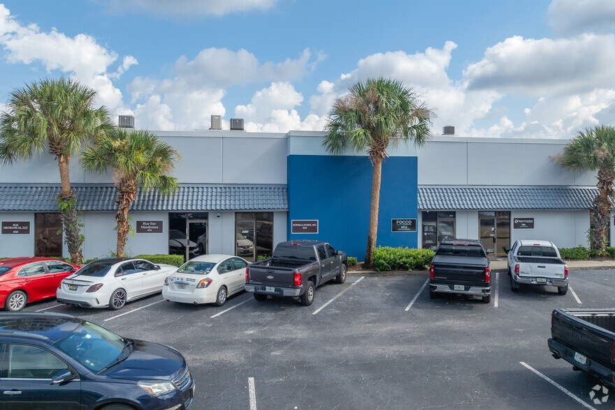 More Photos Of 3443-3479 Parkway Center Ct, Orlando Unknown For Lease