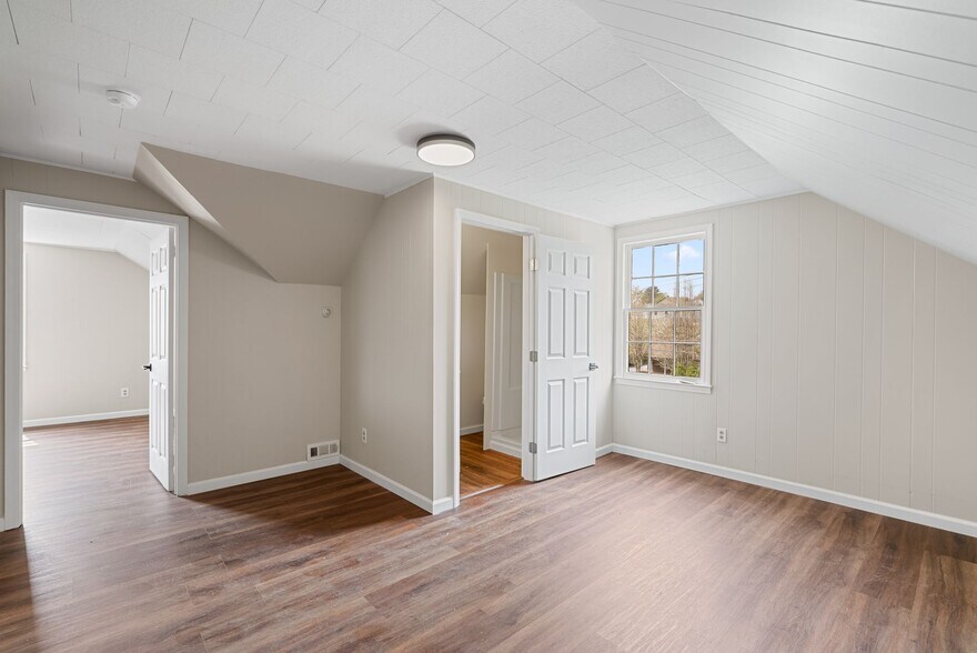 More Photos Of 720 Main st, Canton Bank For Lease
