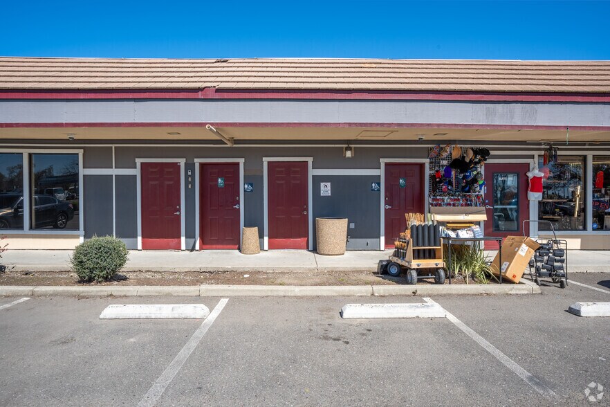 More Photos Of 825 East St, Woodland Office For Lease