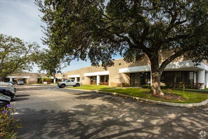 Primary Photo Of 5706 Benjamin Center Dr, Tampa Flex For Lease
