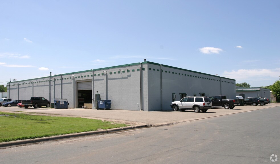 More Photos Of 8960 205th St W, Lakeville Manufacturing For Lease