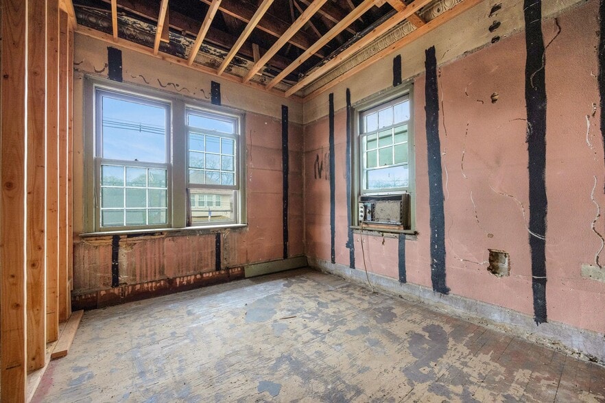 More Photos Of 640 N Broad St, Woodbury Police Fire Station For Sale