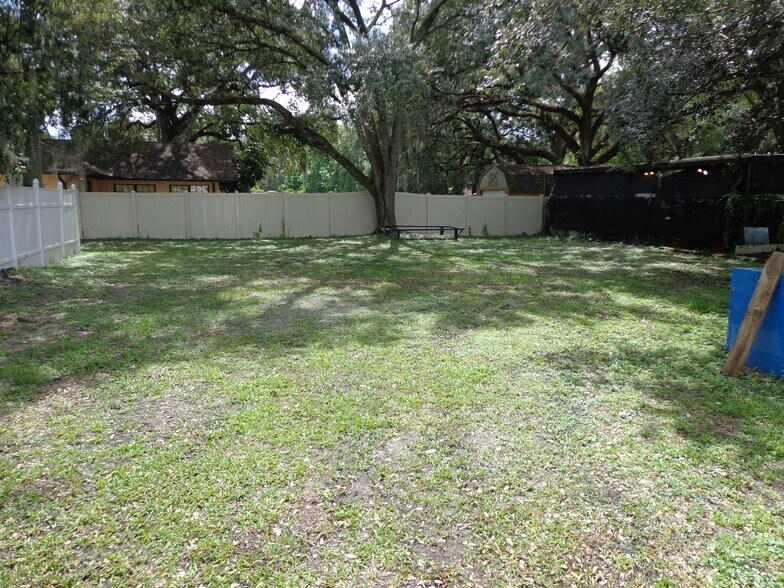 More Photos Of 1904 W Waters Ave, Tampa Freestanding For Sale
