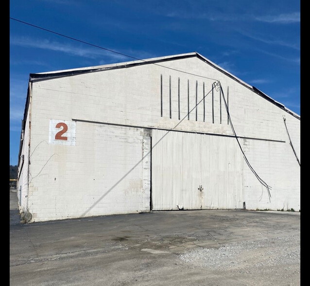 More Photos Of 2635 Western Ave, Knoxville Warehouse For Sale
