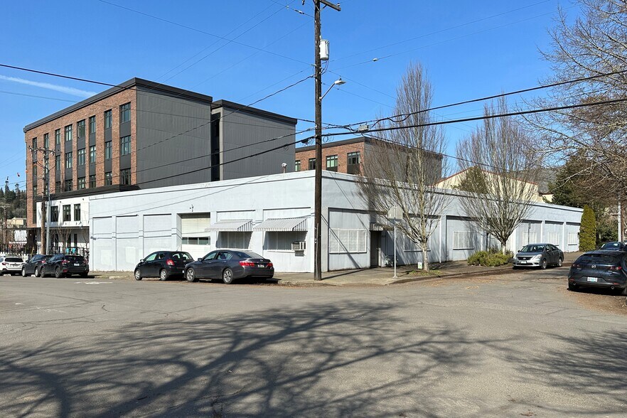 More Photos Of 8225 SE 7th Ave, Portland Warehouse For Sale