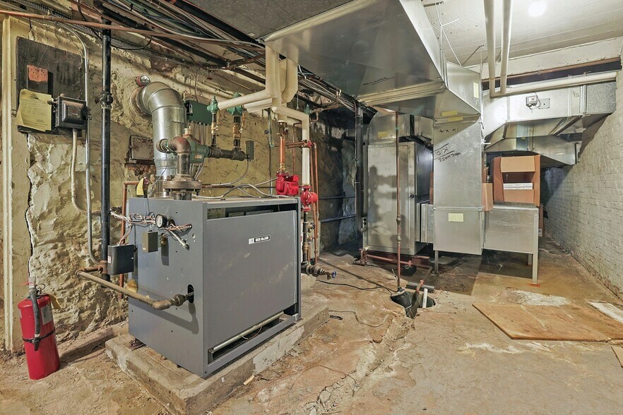 More Photos Of 637 Main St, Sparkill Bank For Lease