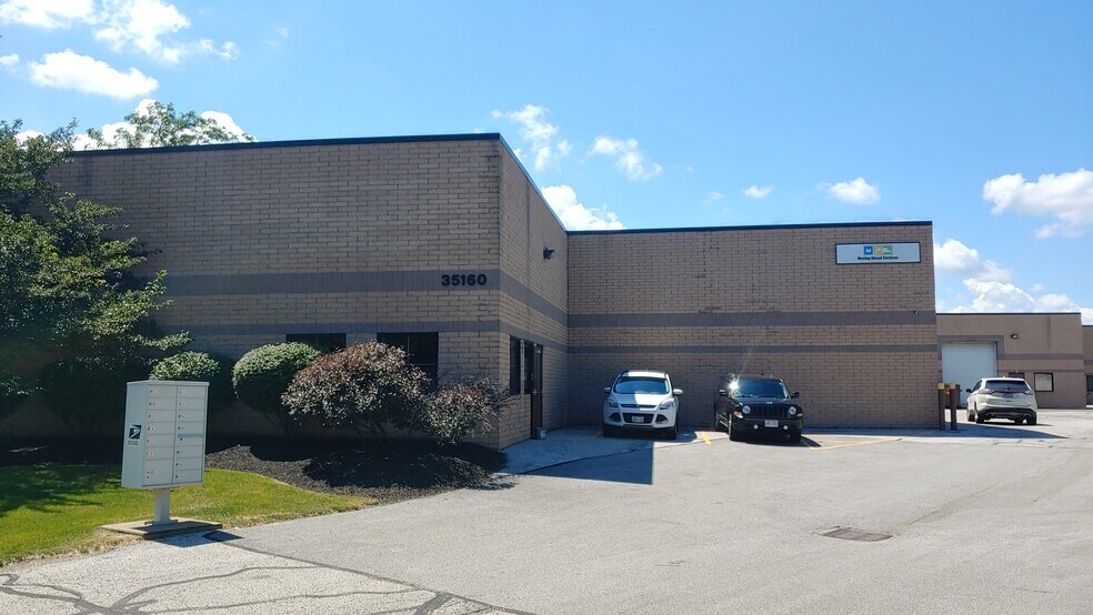 More Photos Of 35160 Topps Industrial Pky, Willoughby Flex For Lease