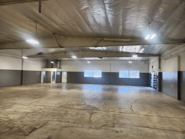 More Photos Of 820 S Grand Ave, Santa Ana Warehouse For Lease