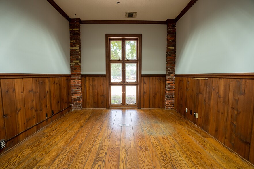 More Photos Of 11135 Monroe Rd, Matthews Distribution For Sale