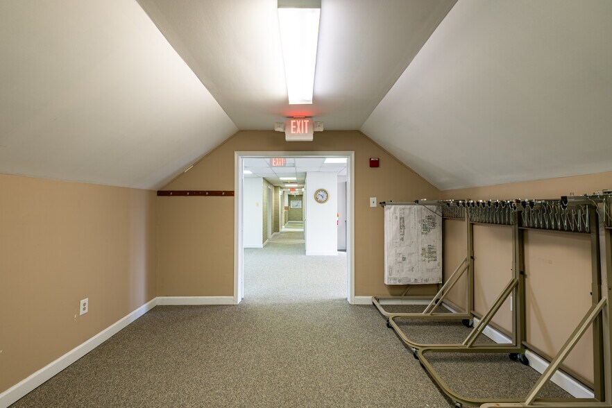 More Photos Of , La Plata Office For Sale