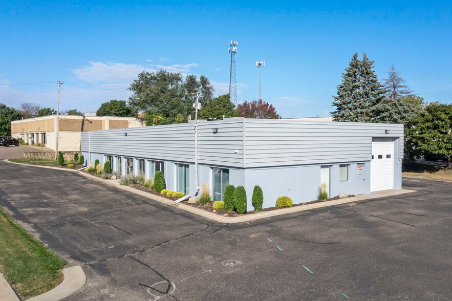 More Photos Of 700-710 Hamel Rd, Hamel Warehouse For Sale