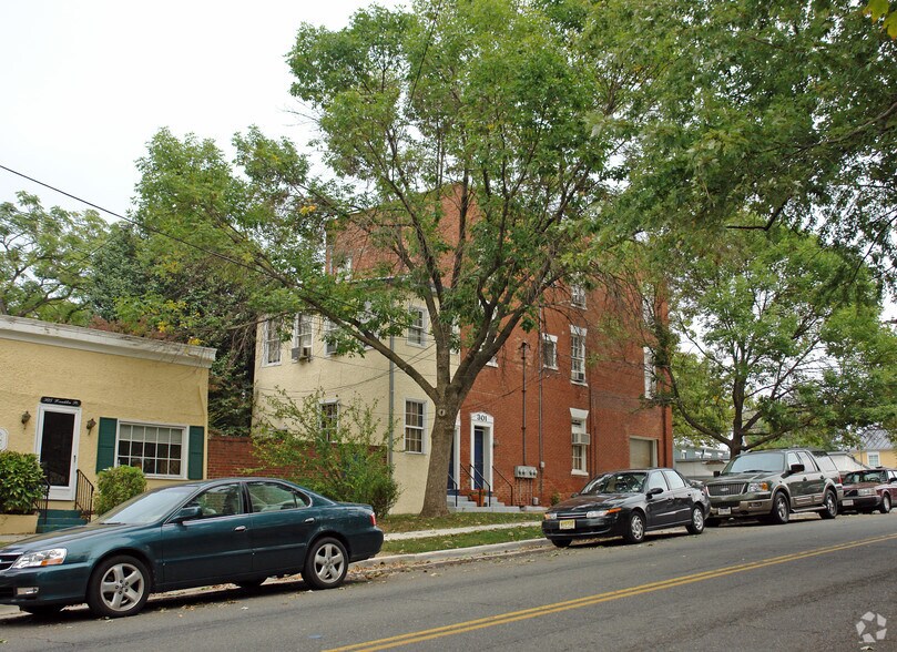 More Photos Of 635 S Fairfax St, Alexandria Office Residential For Lease