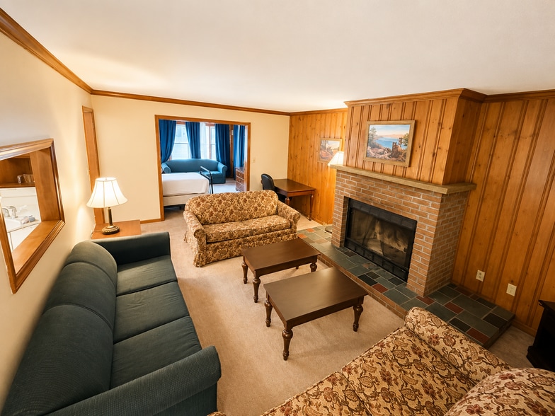 More Photos Of 1545 Us-9, Lake George Hotel For Sale