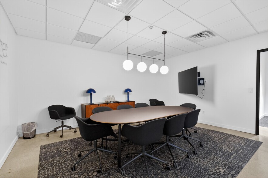 More Photos Of 26622 Woodward Ave, Royal Oak Office For Lease