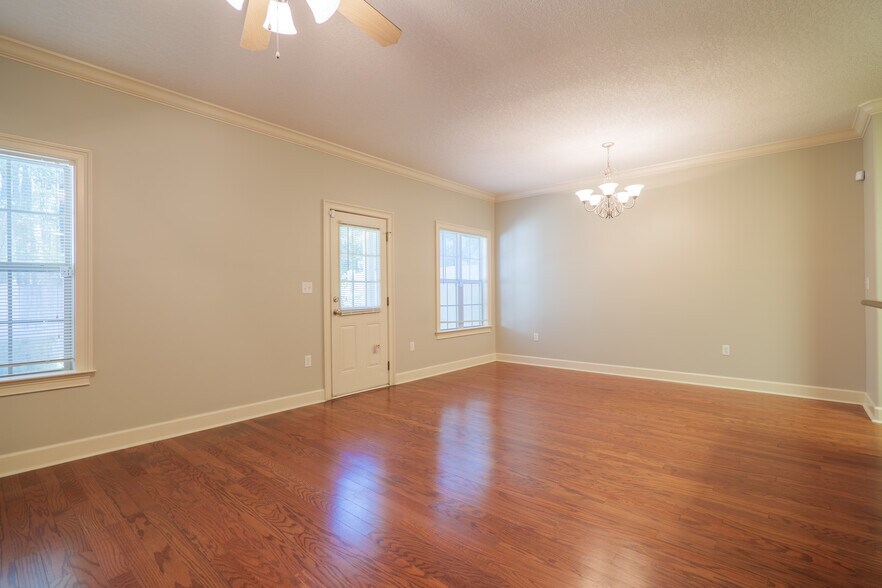 More Photos Of 3400 N Barack Obama Blvd, Valdosta Apartments For Sale