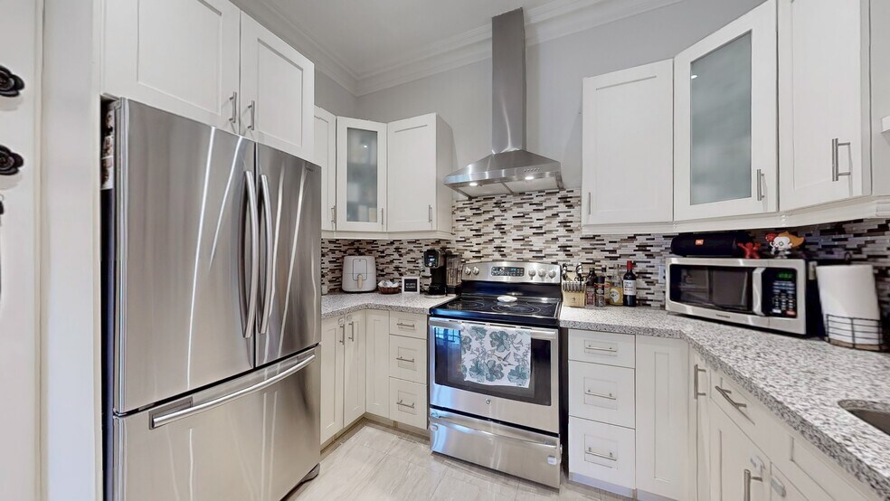 More Photos Of 42 Somerville St, Whitchurch-Stouffville Specialty For Sale
