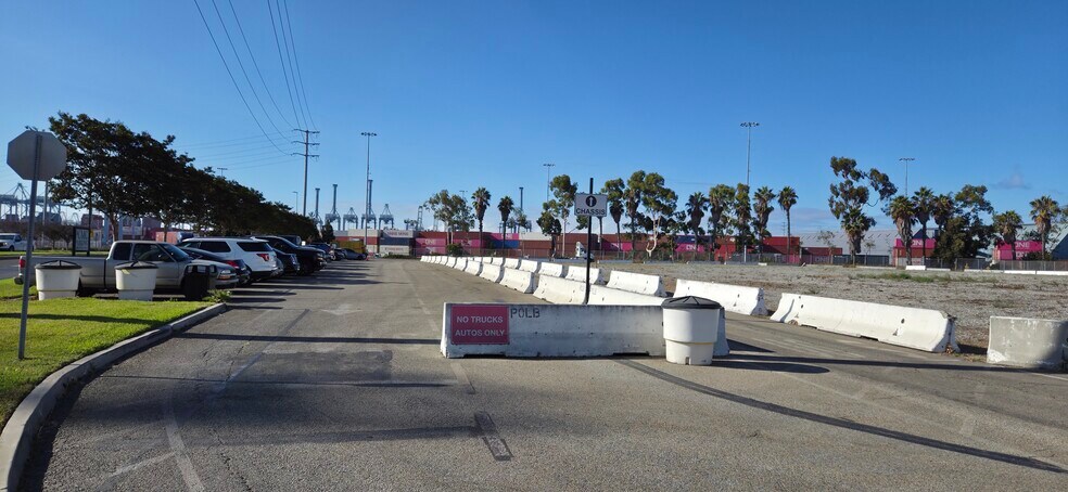 More Photos Of 925 Harbor Plaza, Long Beach Land For Lease