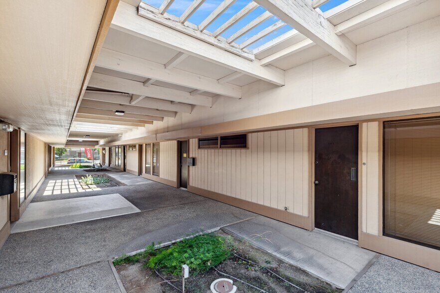 More Photos Of 3727 N 1st St, Fresno Medical For Sale