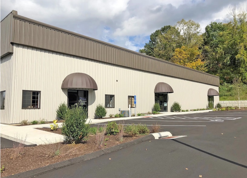 More Photos Of 53 Commerce Dr, Brookfield Warehouse For Lease