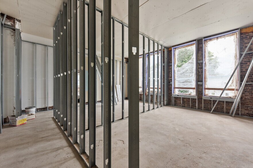 More Photos Of 200 S Green St, Georgetown Loft Creative Space For Sale