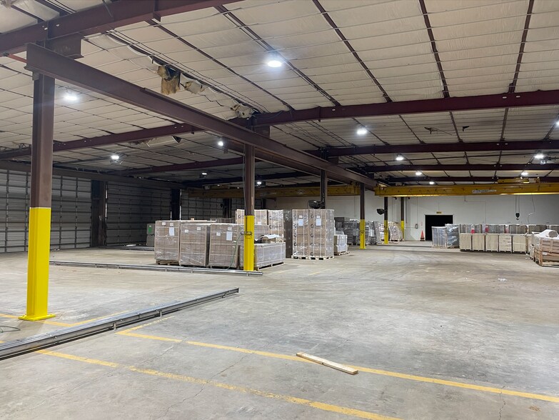More Photos Of 413 S Eastman Rd, Longview Warehouse For Lease