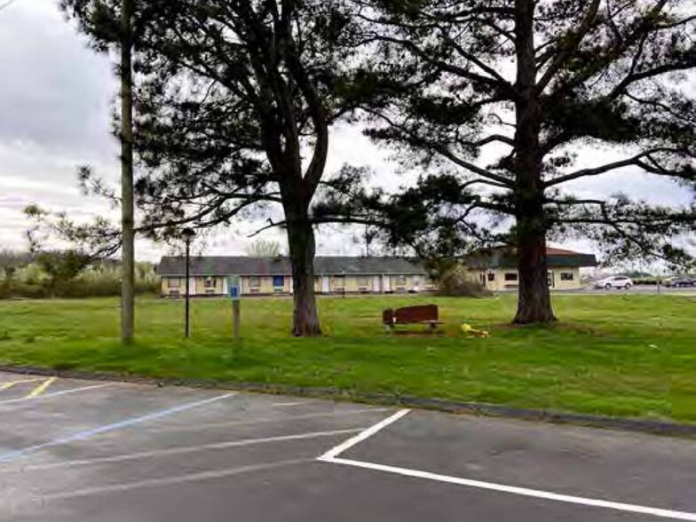 More Photos Of 1421 Murrays Chapel Rd, Sweetwater Hotel For Sale