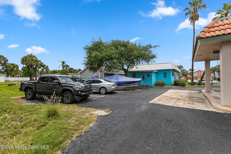 More Photos Of 405 Ocean Ave, Melbourne Beach General Retail For Sale