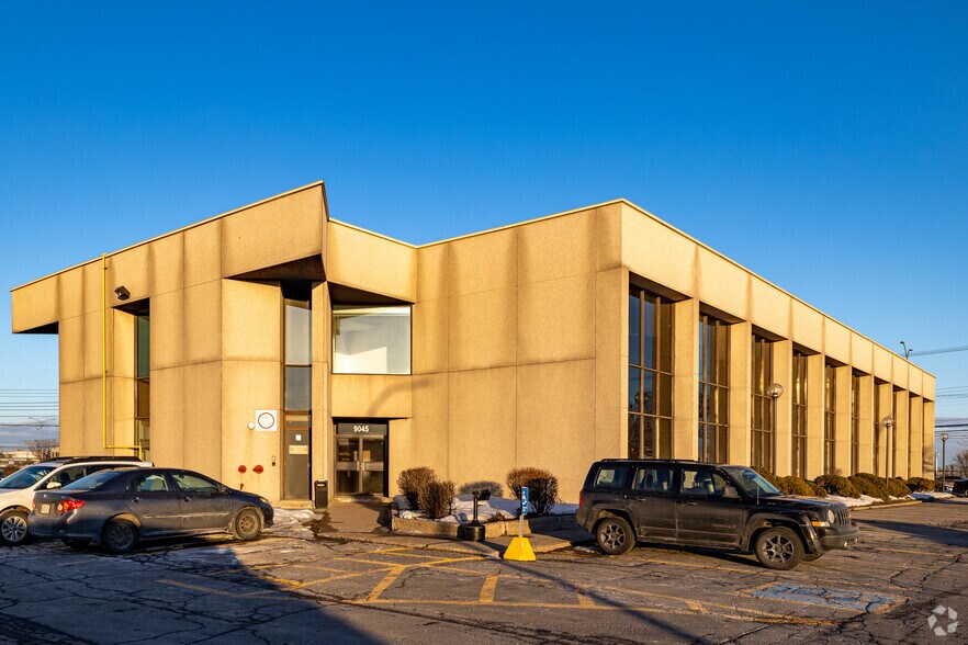 More Photos Of 9701-9745 Ch de la Côte-de-Liesse, Dorval Unknown For Lease