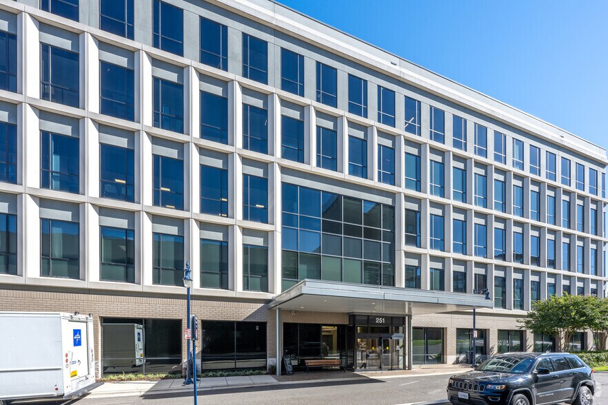 More Photos Of 251 National Harbor Blvd, Oxon Hill Medical For Lease