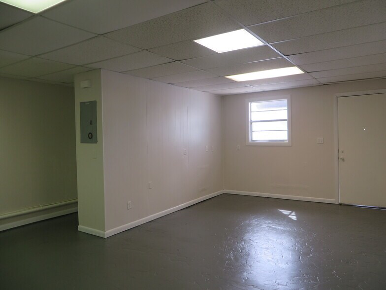 More Photos Of 1008 Pennsylvania Ave, Saint Cloud Storefront Retail Office For Lease