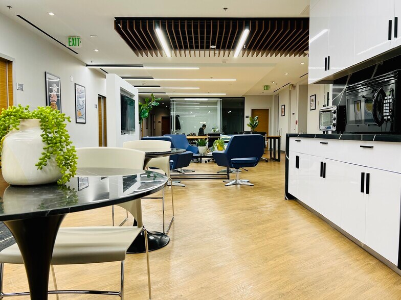 More Photos Of 7918 Jones Branch Dr, McLean Office For Lease