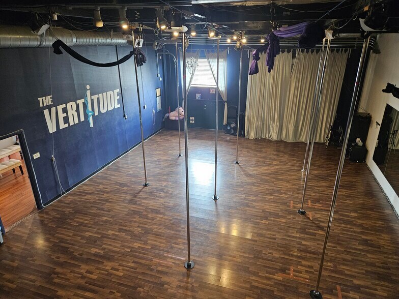 More Photos Of 8511 Canoga Ave, Canoga Park Warehouse For Lease