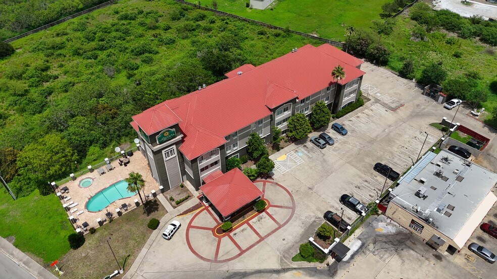 More Photos Of 10446 Interstate 37, Corpus Christi Hotel For Sale