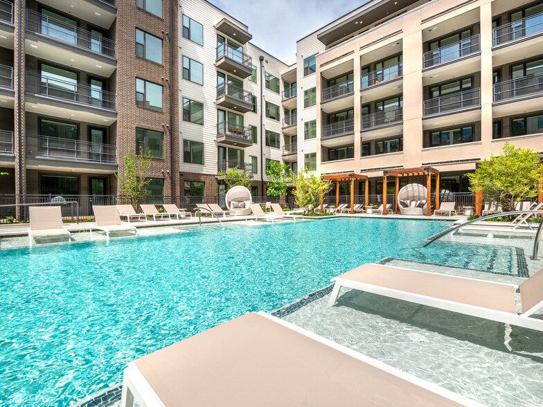 More Photos Of 411 W Commerce St, Dallas Apartments For Lease
