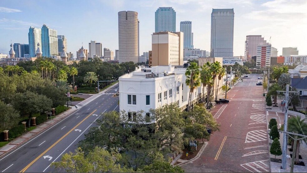 More Photos Of 442 W Kennedy Blvd, Tampa Office For Lease